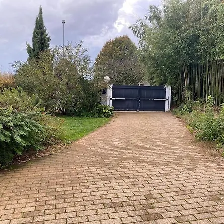 Maisonnette Pour 4 Pers Piscine De Mai A Sept 2hrs Par Jour *